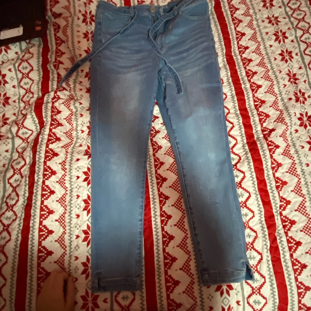 AWO jeans built in belt.